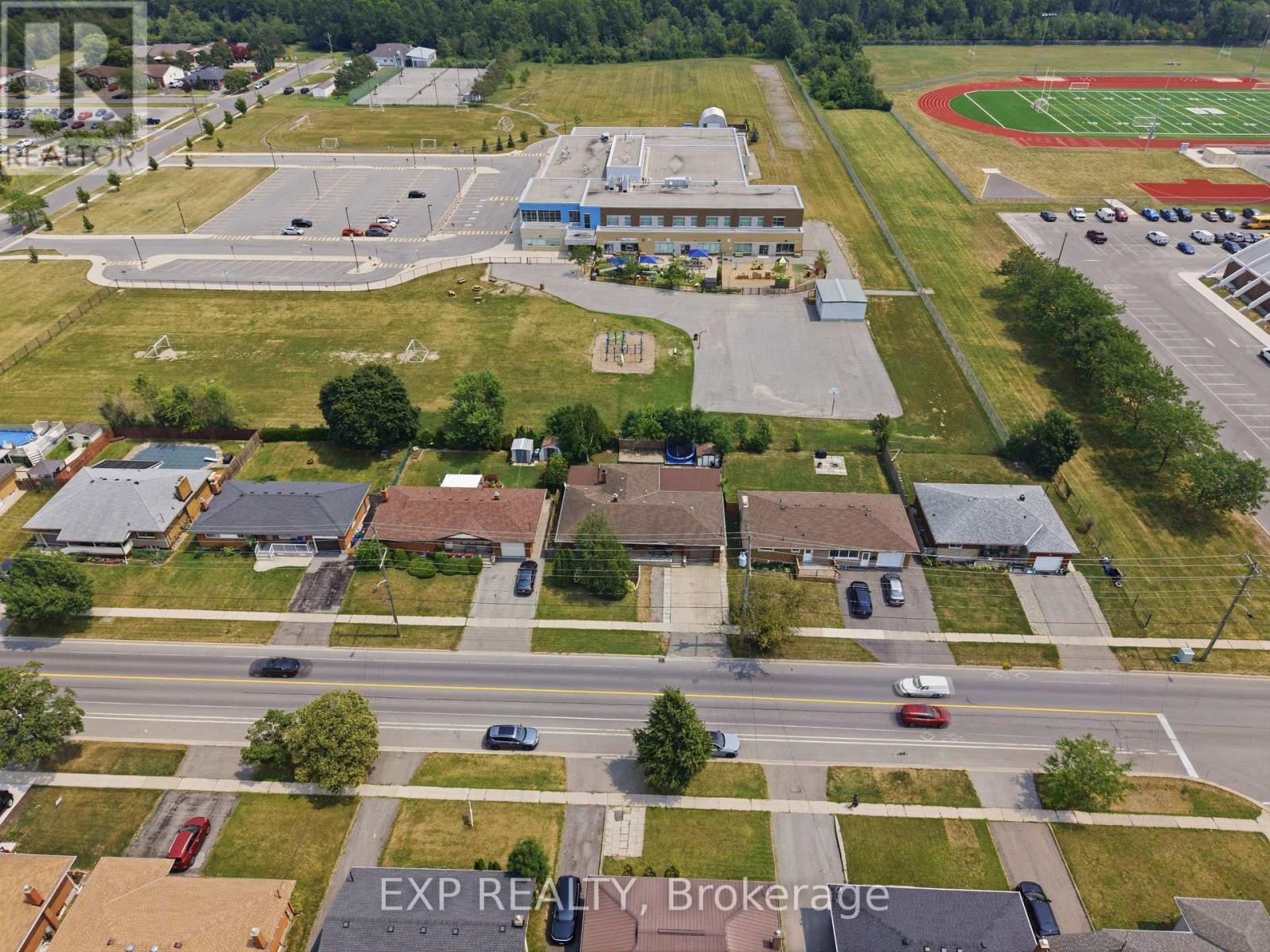 134 WELLINGTON STREET - Image 4