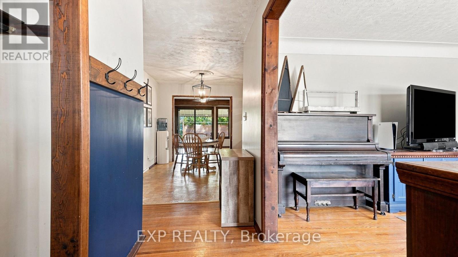 134 WELLINGTON STREET - Image 5