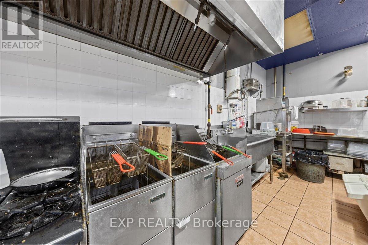 Business for Sale in Ottawa – C002 – 1910 ST LAURENT BOULEVARD, Ottawa – MLS# X12535828 - Image 31