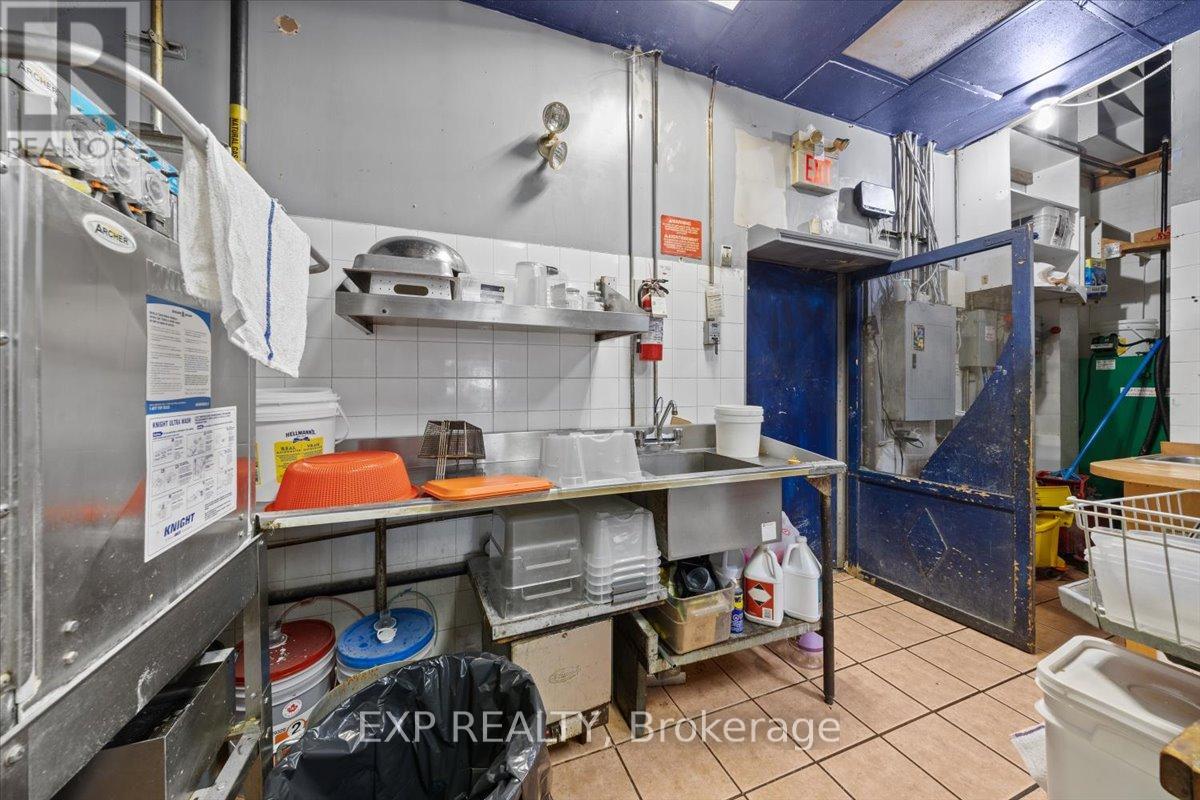 Business for Sale in Ottawa – C002 – 1910 ST LAURENT BOULEVARD, Ottawa – MLS# X12535828 - Image 35