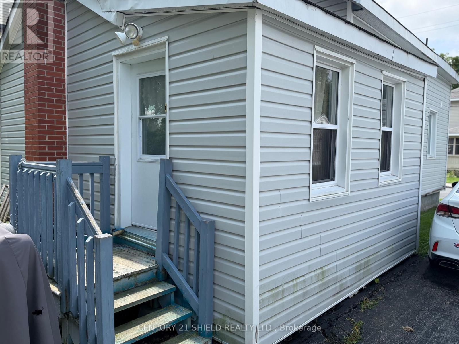 419 BEDFORD STREET - 4