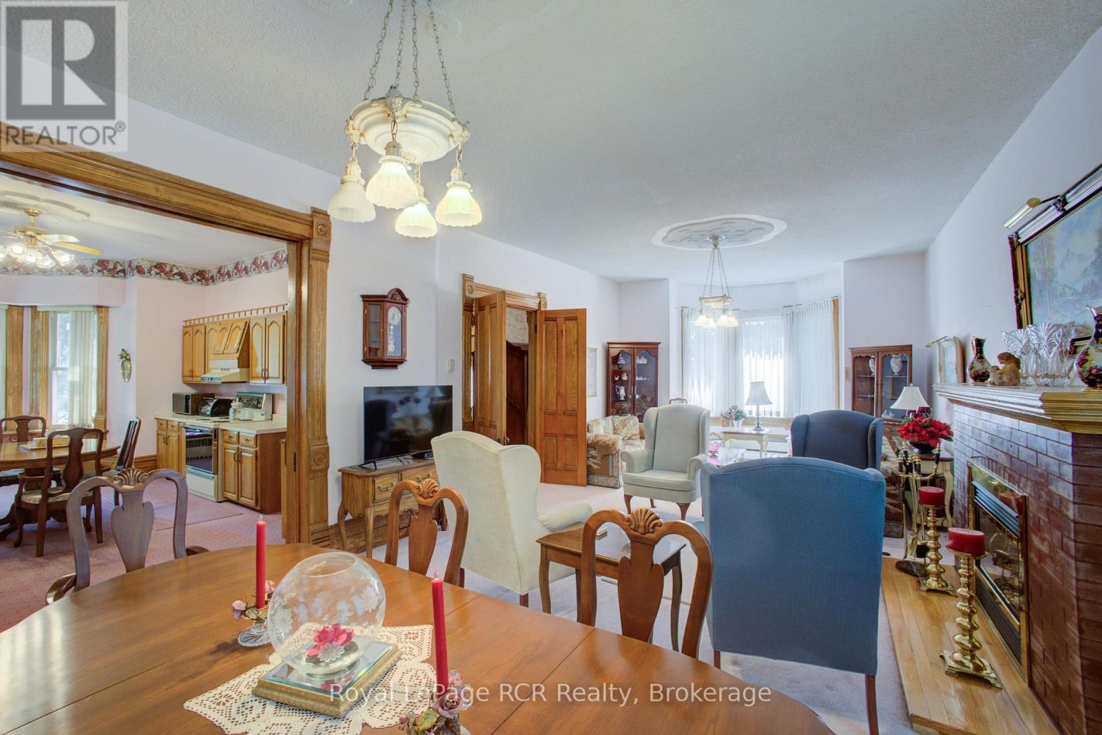 291 ELMA STREET E - 11