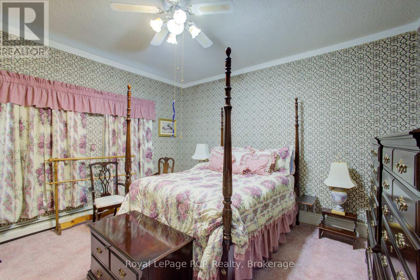 291 ELMA STREET E - 19