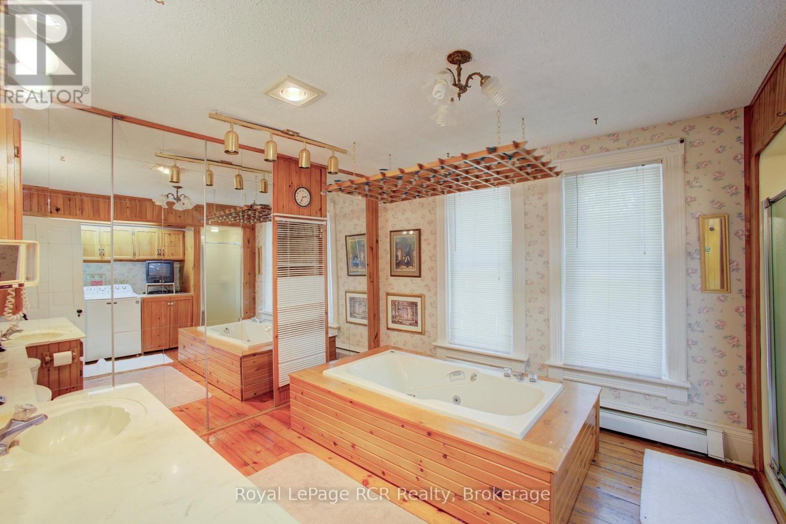 291 ELMA STREET E - 20
