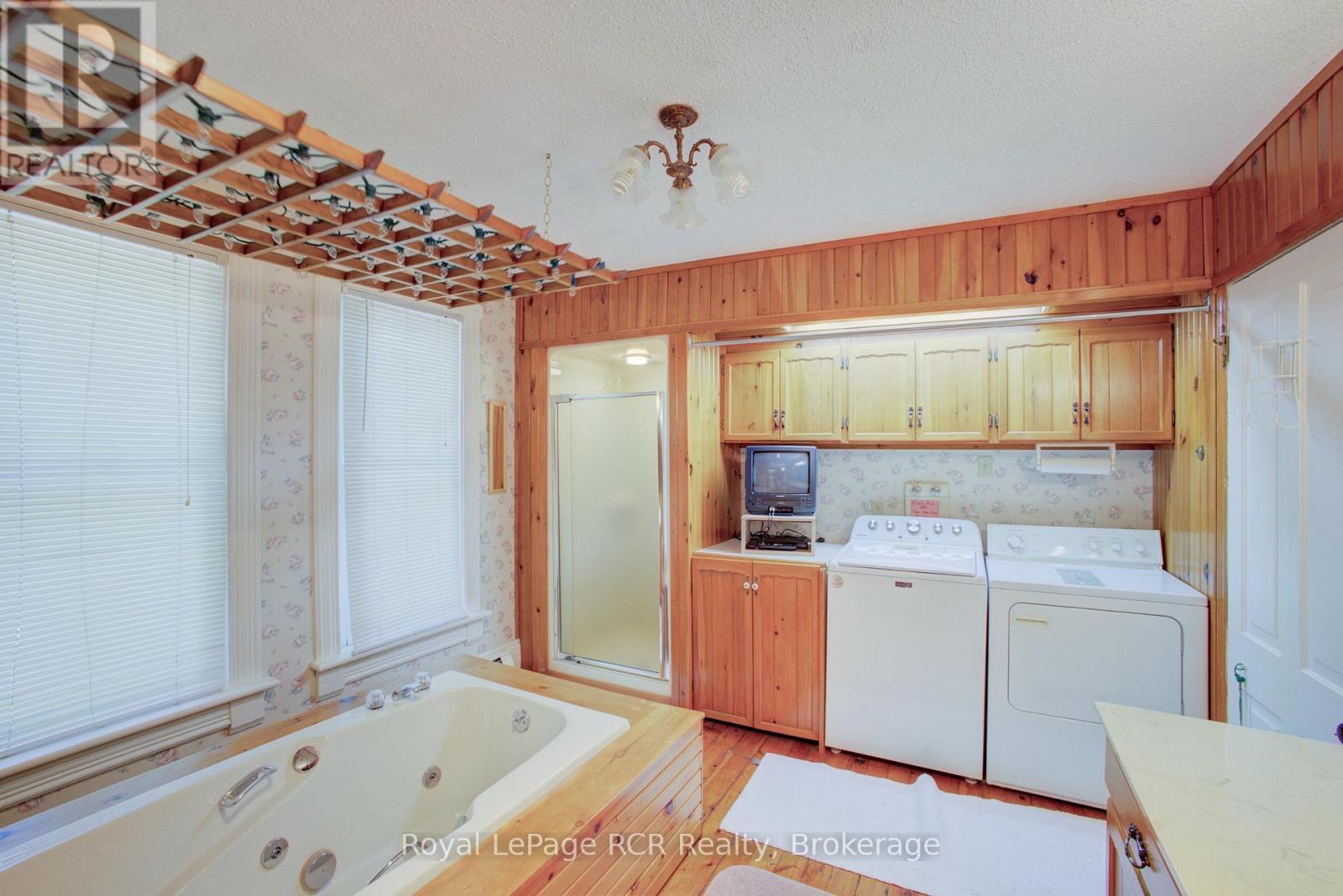 291 ELMA STREET E - 21