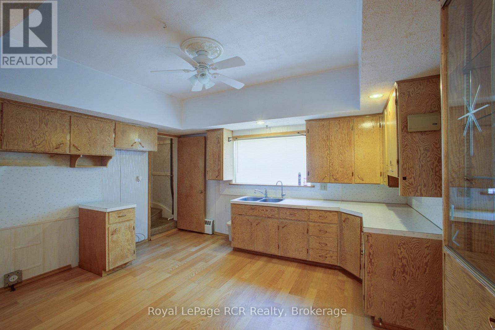 291 ELMA STREET E - 26