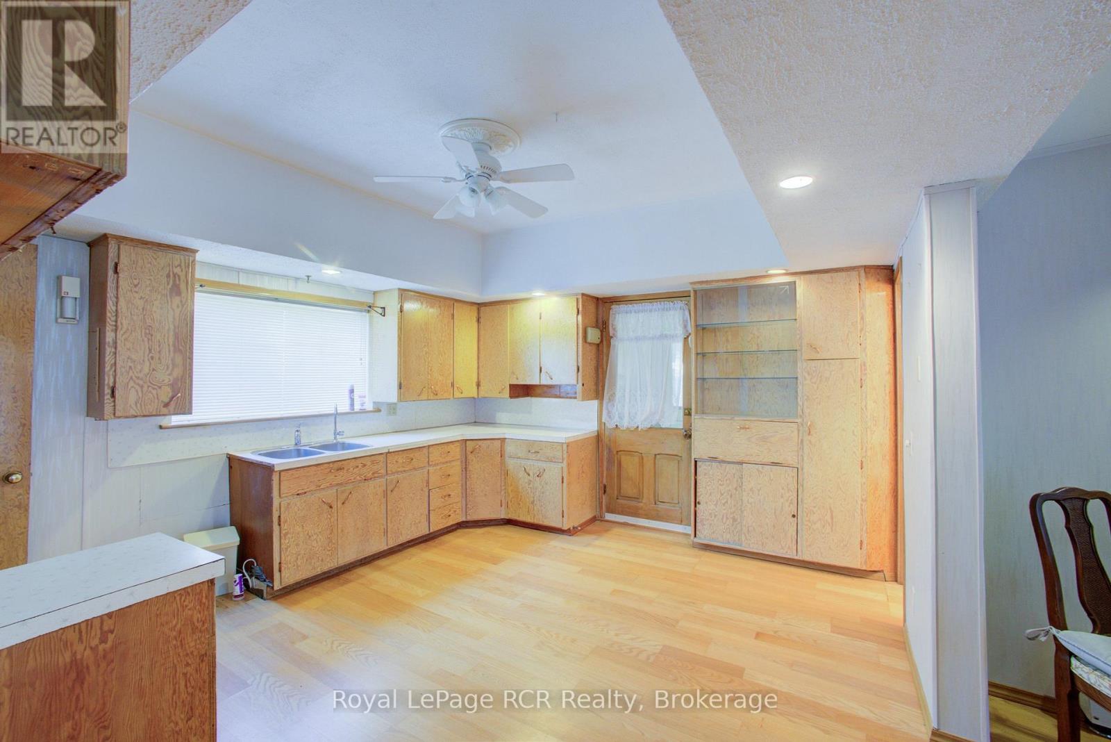 291 ELMA STREET E - 27