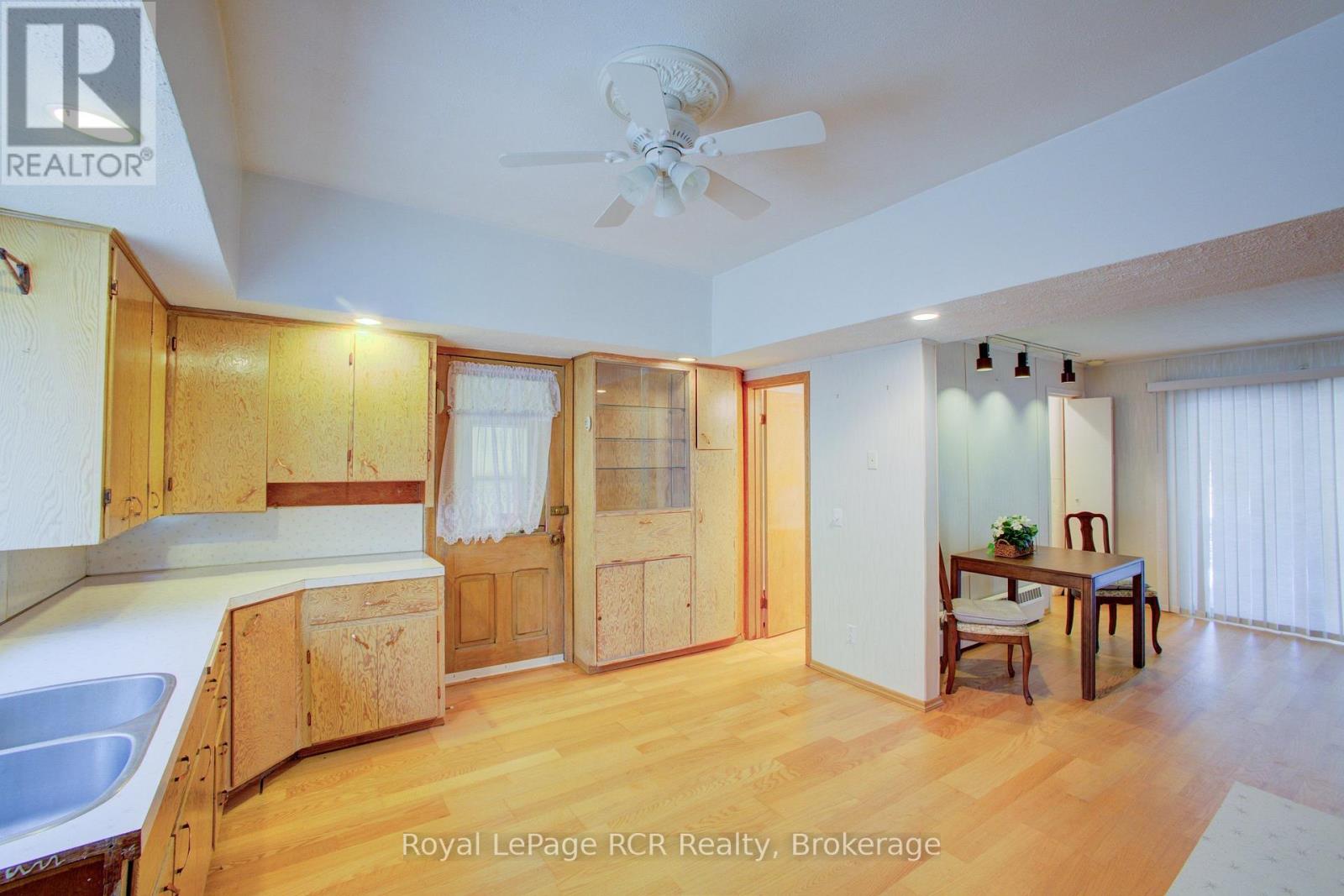 291 ELMA STREET E - 28
