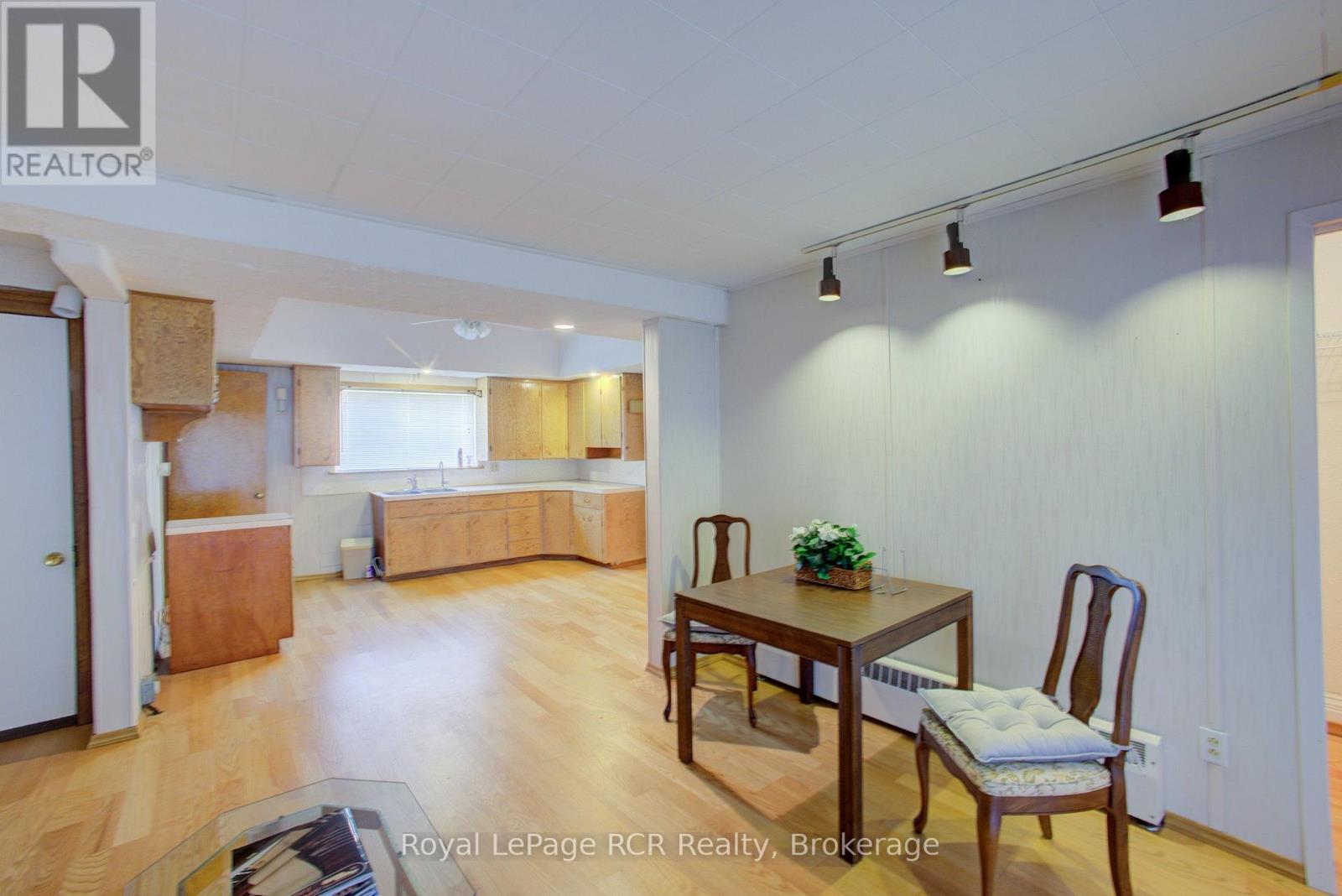 291 ELMA STREET E - 31