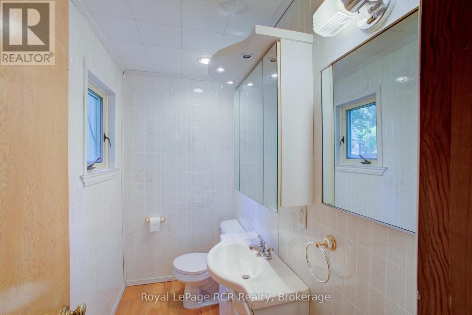 291 ELMA STREET E - 32