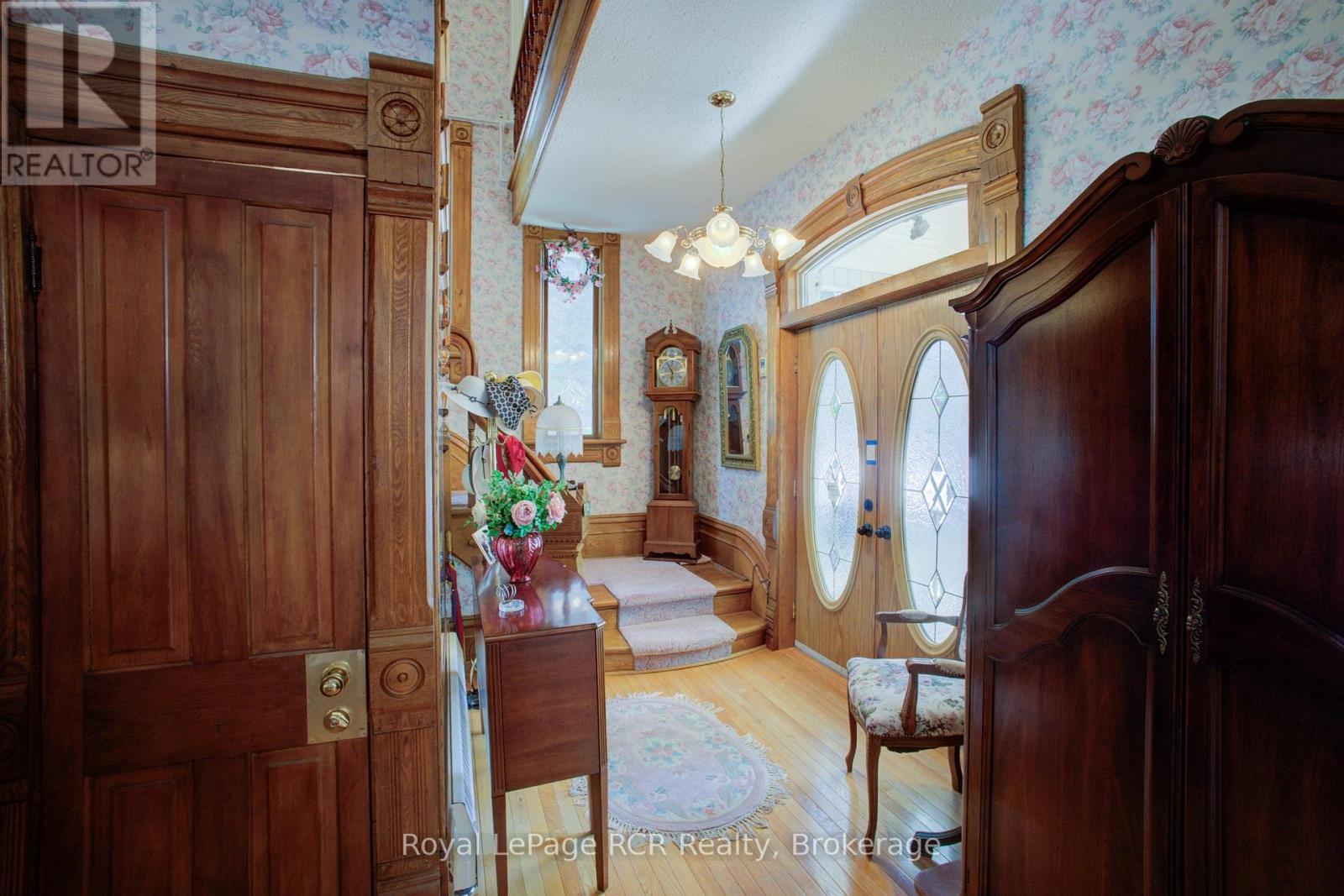 291 ELMA STREET E - 7