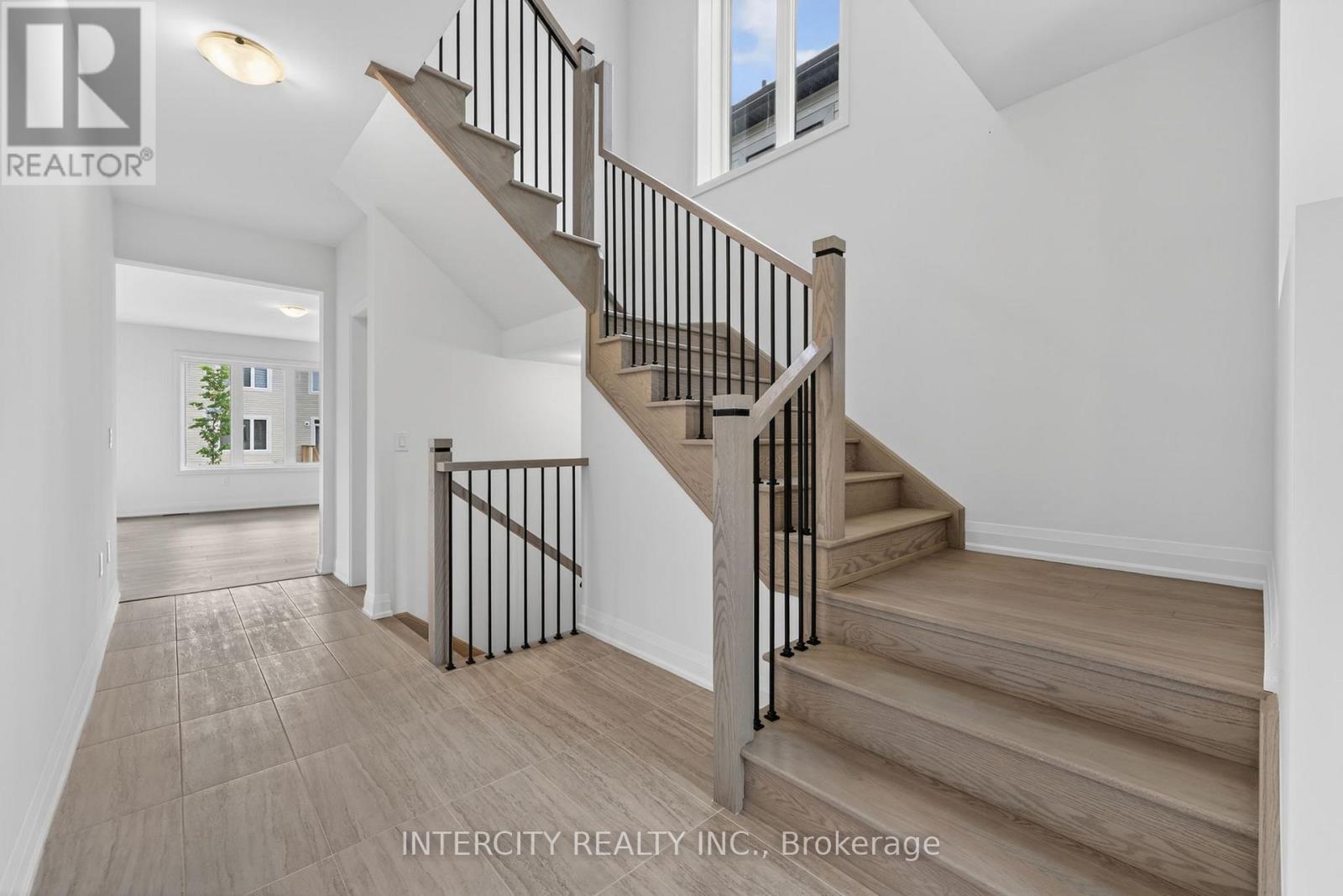 14 LEGACY CIRCLE - 20