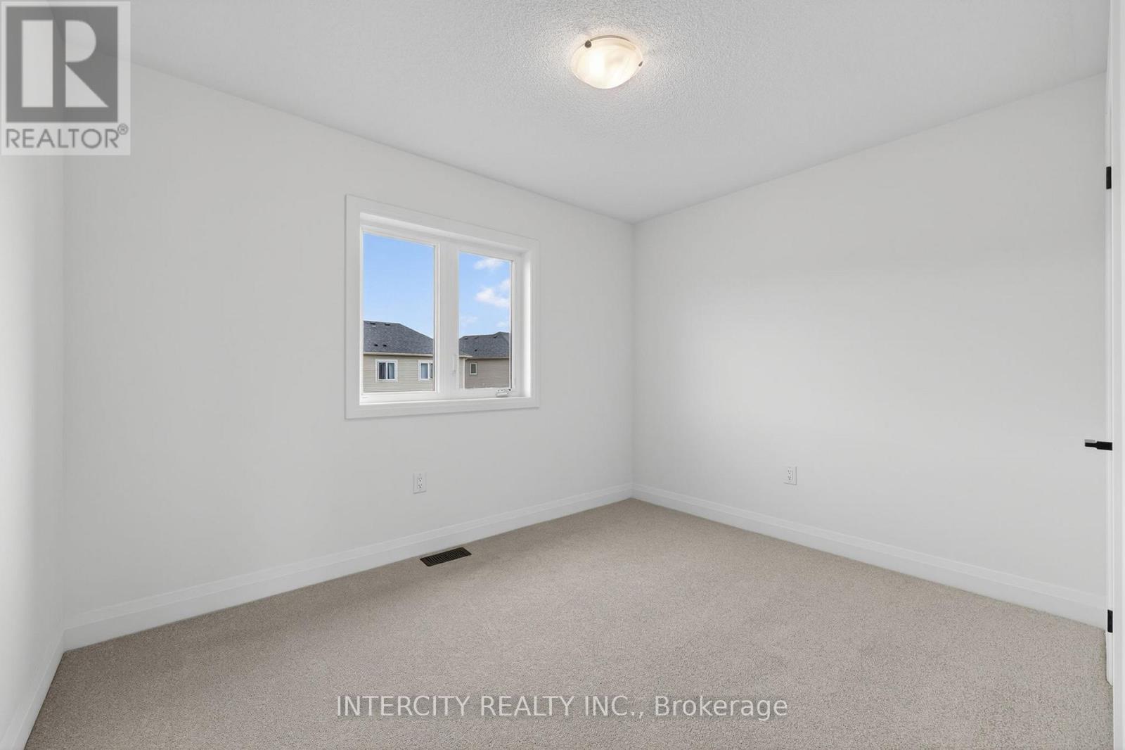 14 LEGACY CIRCLE - 29