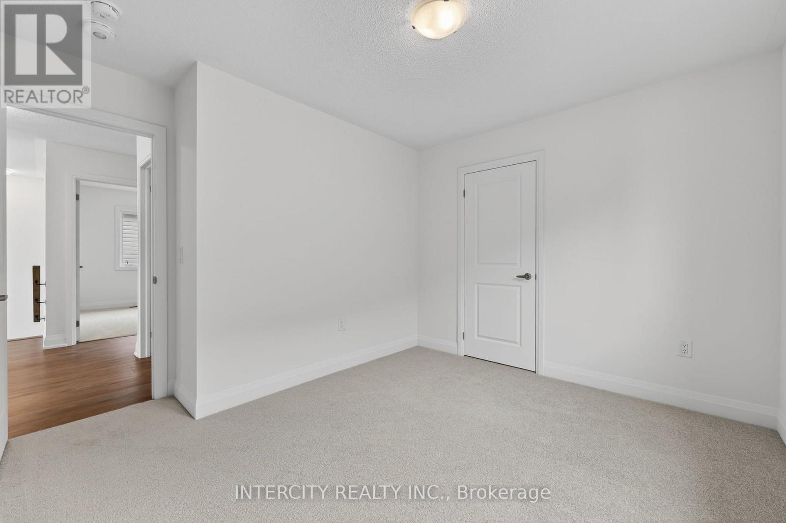 16 LEGACY CIRCLE - 40
