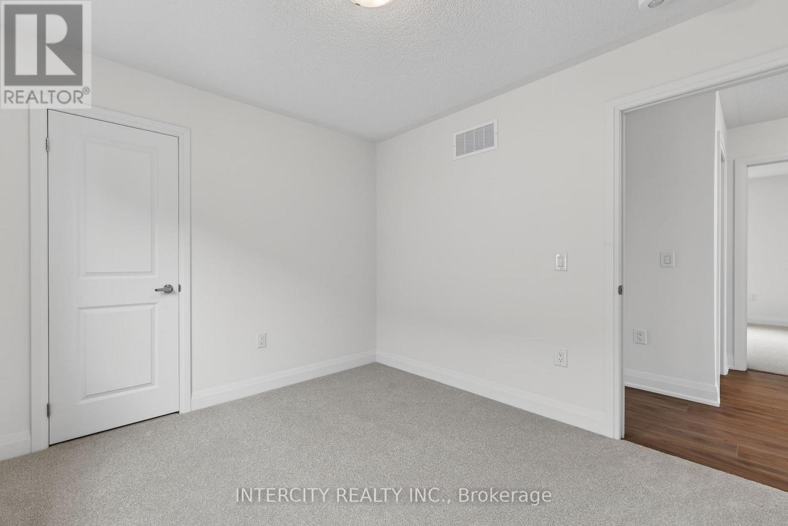 16 LEGACY CIRCLE - 42