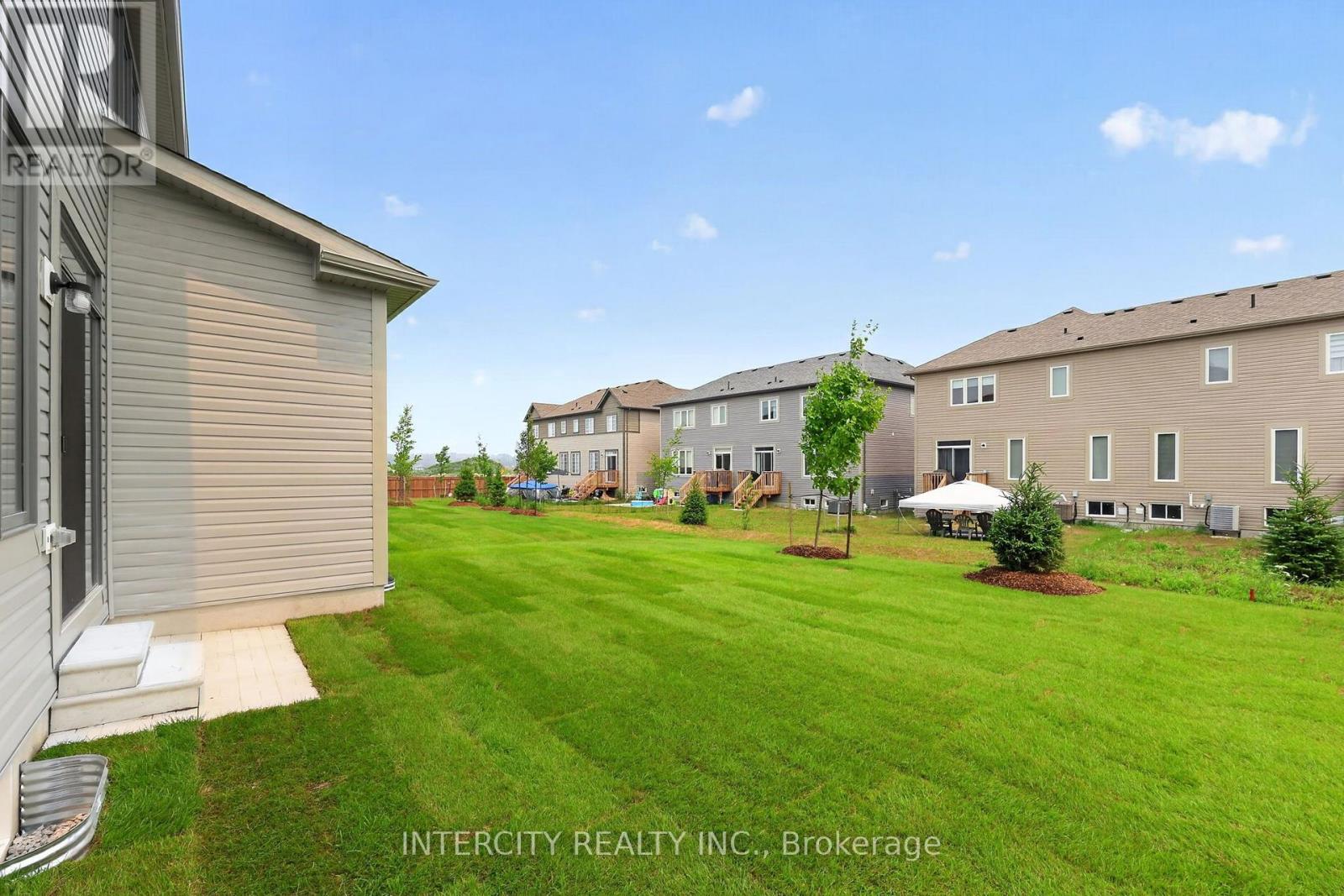 16 LEGACY CIRCLE - 48