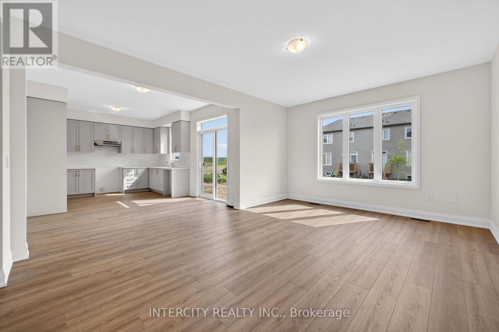18 LEGACY CIRCLE - 20