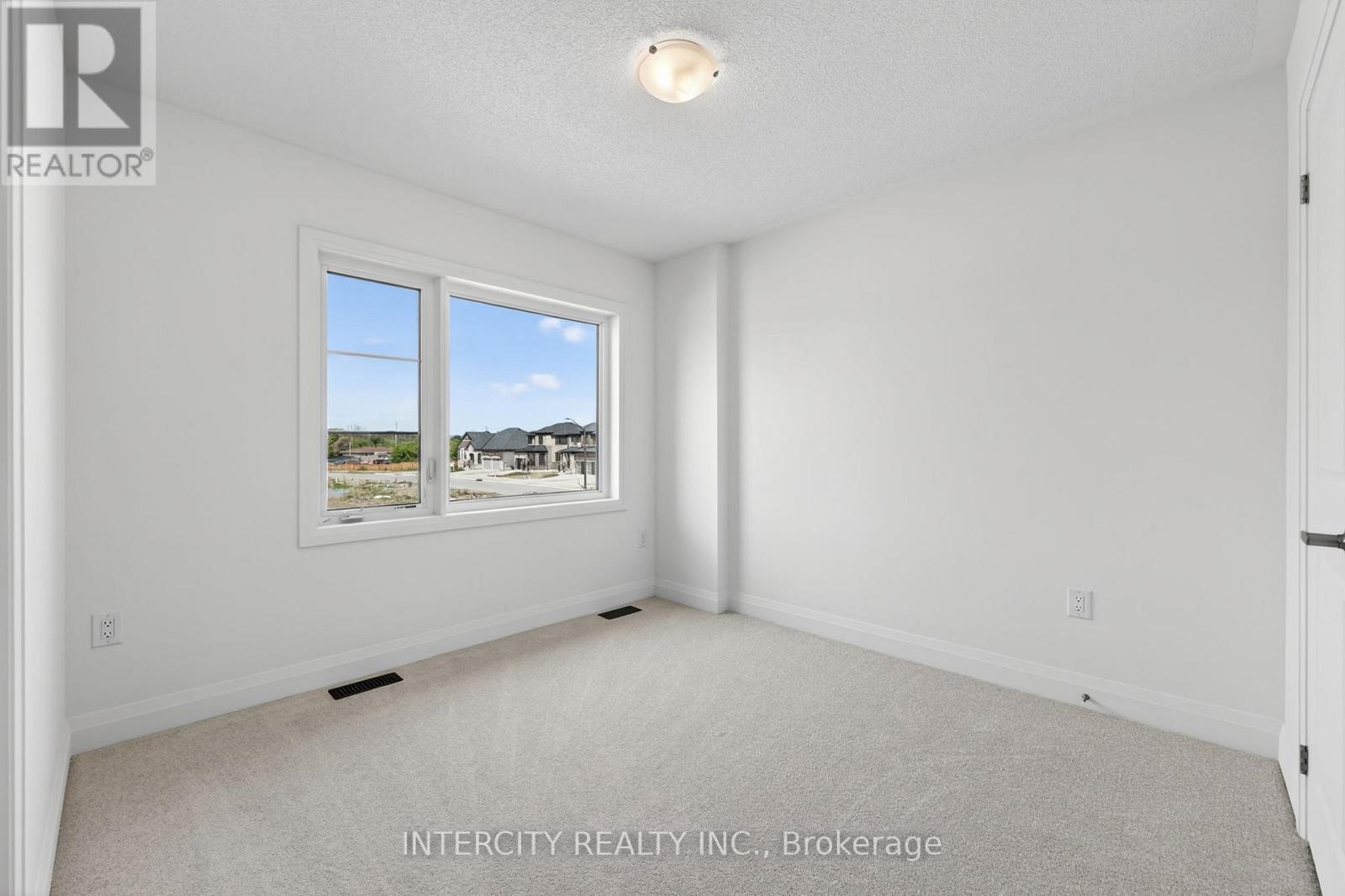 18 LEGACY CIRCLE - 30