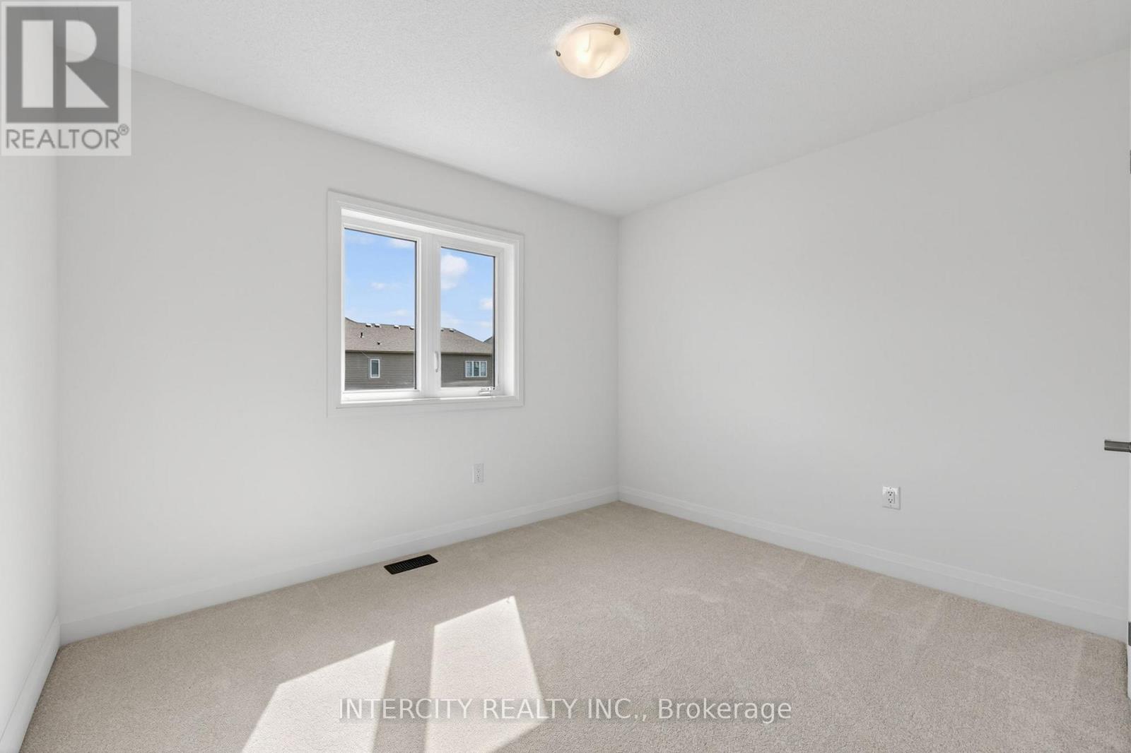 18 LEGACY CIRCLE - 34