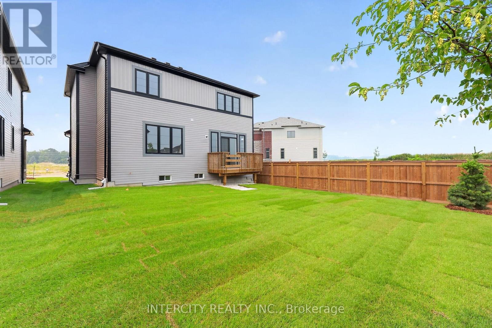 22 LEGACY CIRCLE - Image 40