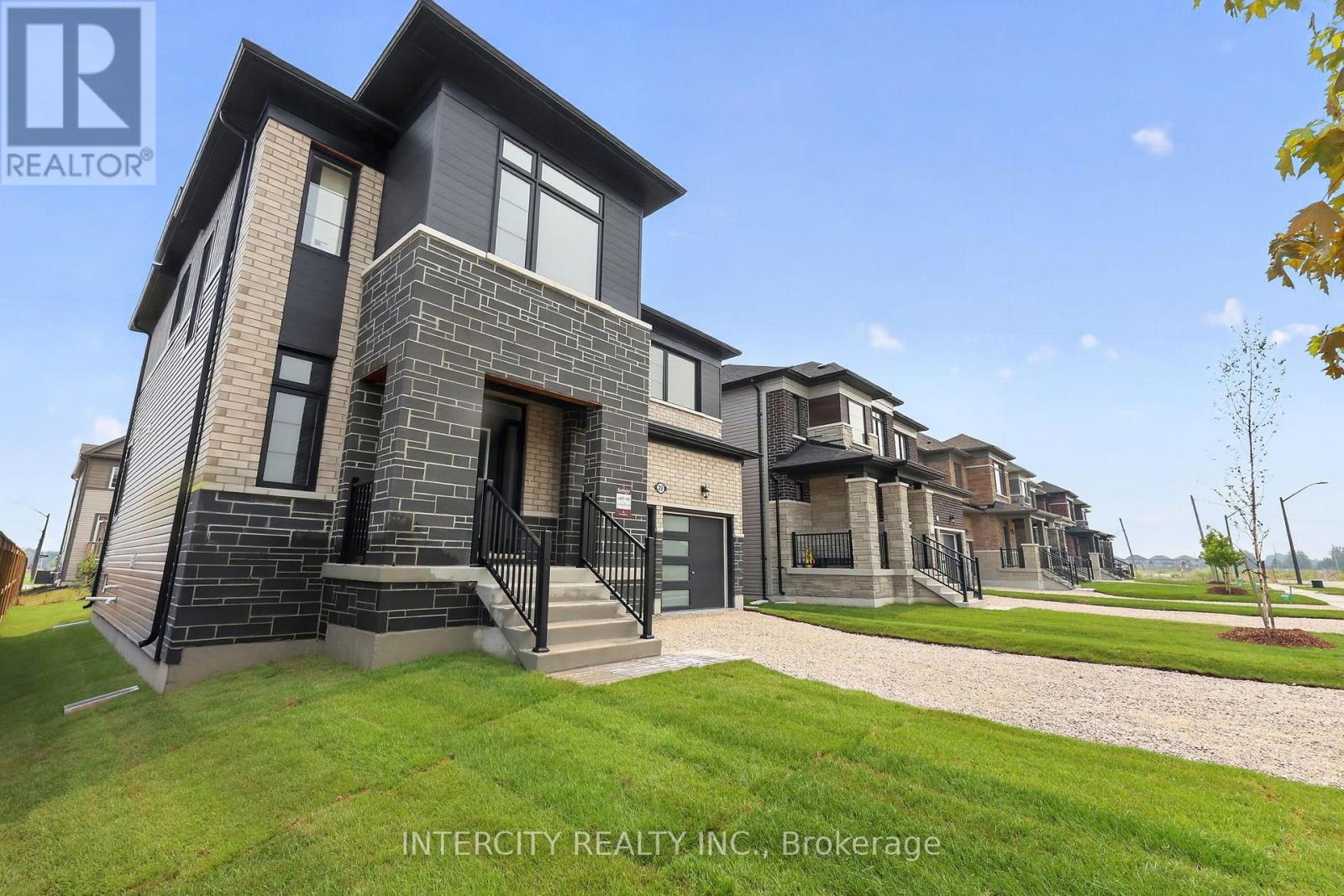22 LEGACY CIRCLE - Image 5