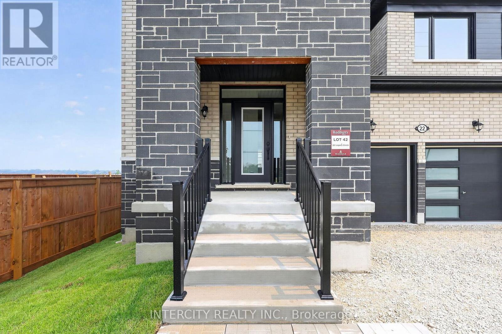 22 LEGACY CIRCLE - Image 6