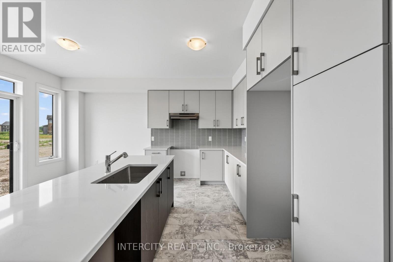 26 LEGACY CIRCLE - 12