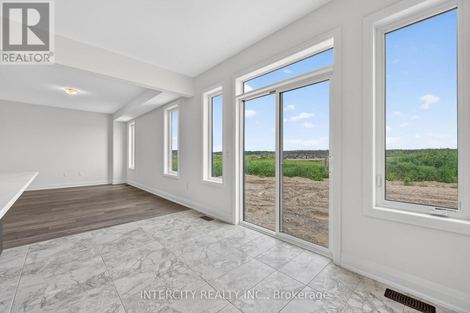26 LEGACY CIRCLE - 15