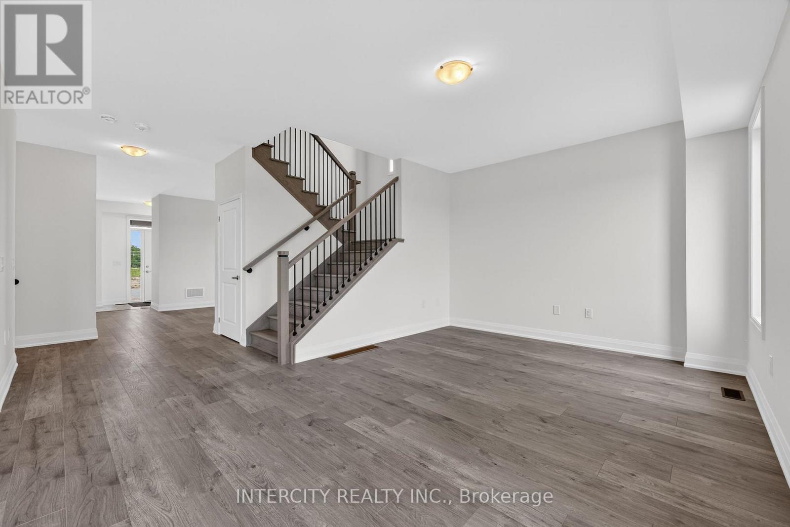 26 LEGACY CIRCLE - 20