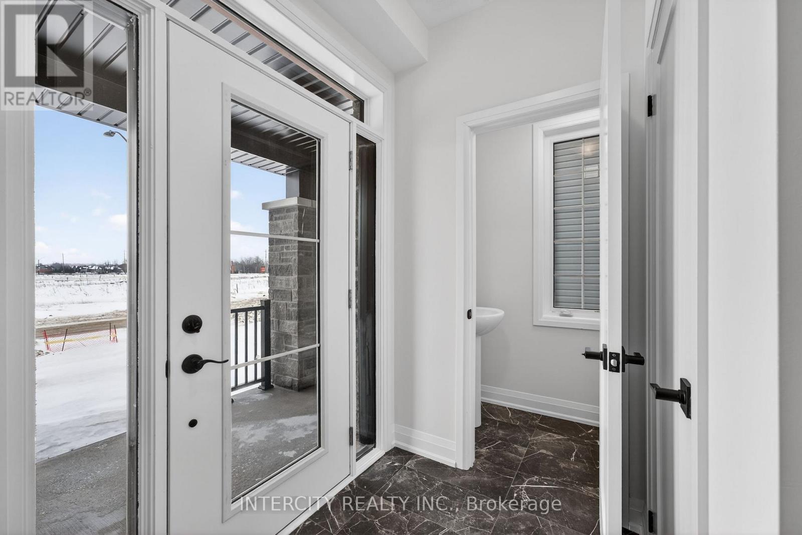 30 LEGACY CIRCLE - Image 5