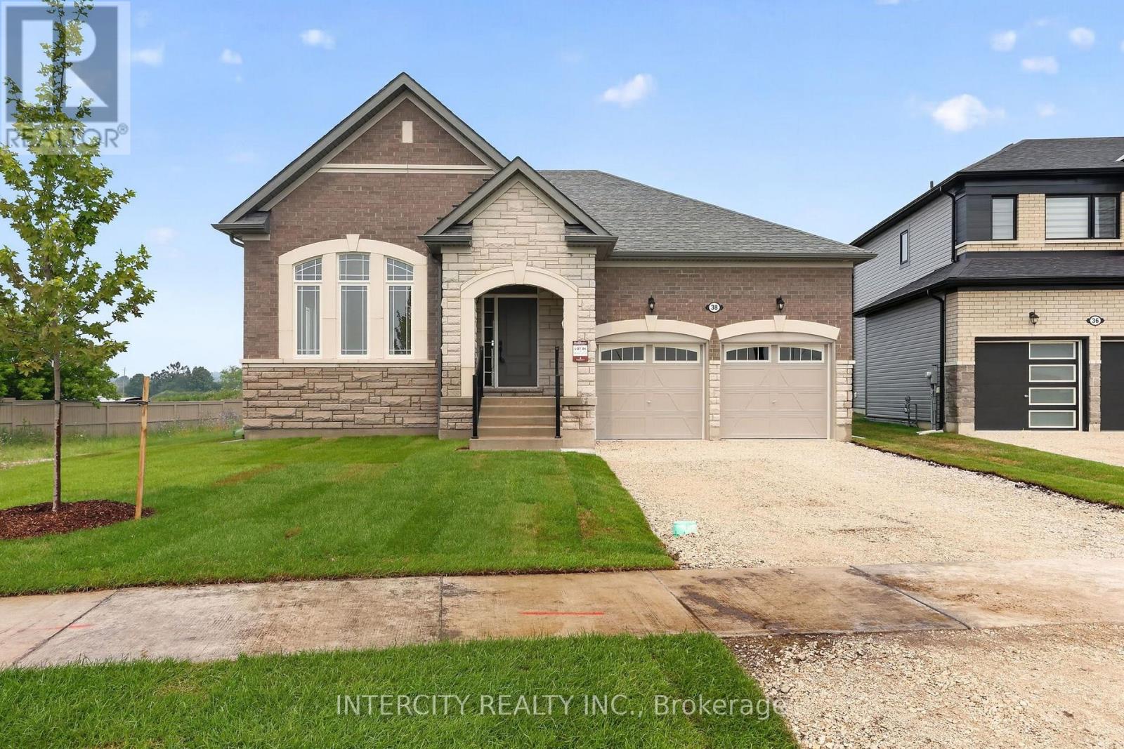 38 LEGACY CIRCLE - 1