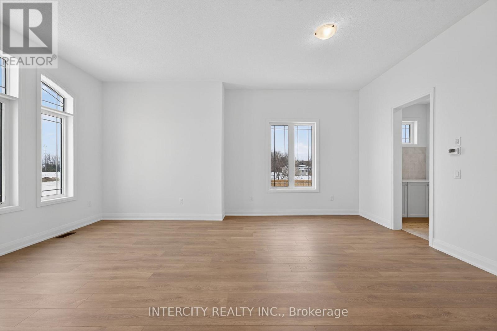 38 LEGACY CIRCLE - 10