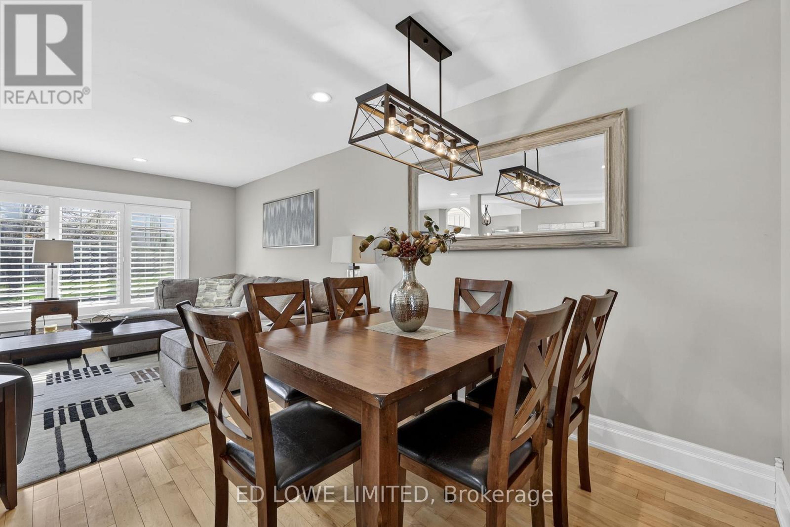 7 HOWARD CRESCENT - 13