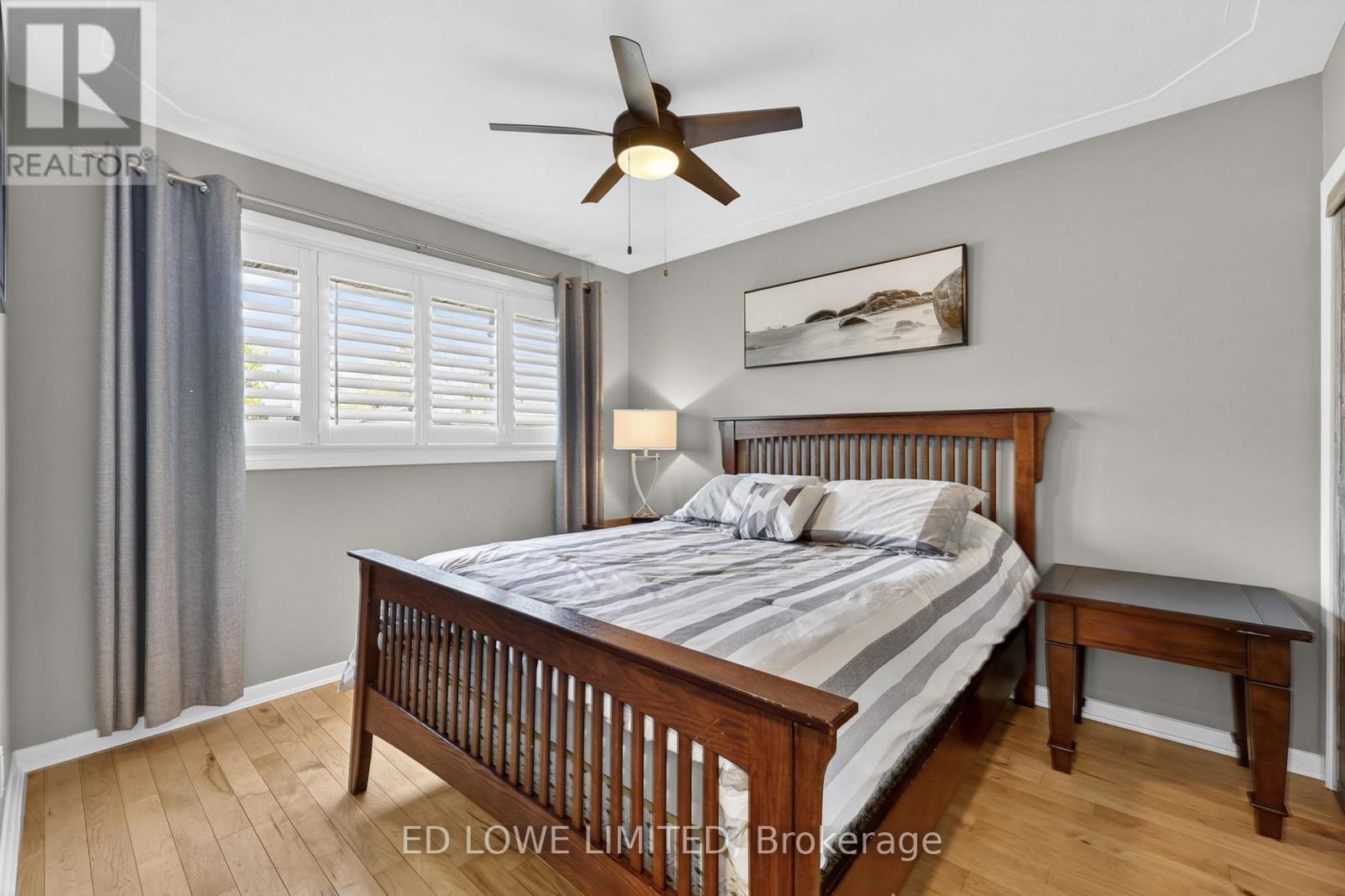 7 HOWARD CRESCENT - Image 21