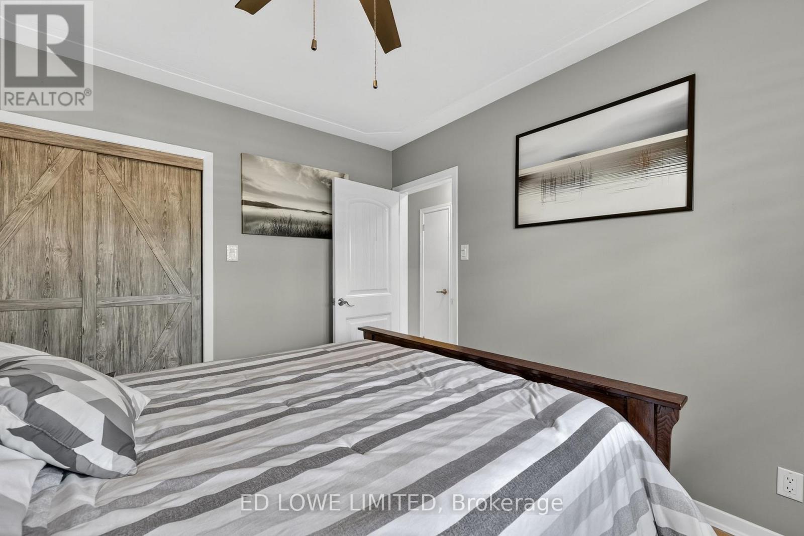 7 HOWARD CRESCENT - Image 22