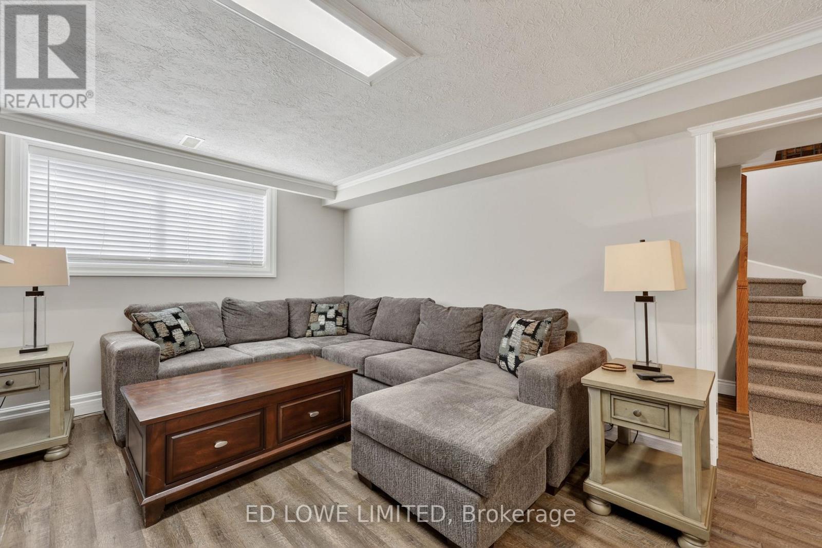 7 HOWARD CRESCENT - Image 27