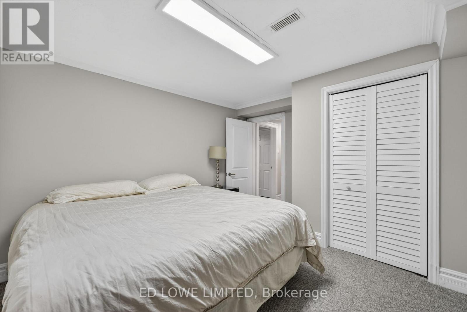 7 HOWARD CRESCENT - Image 31