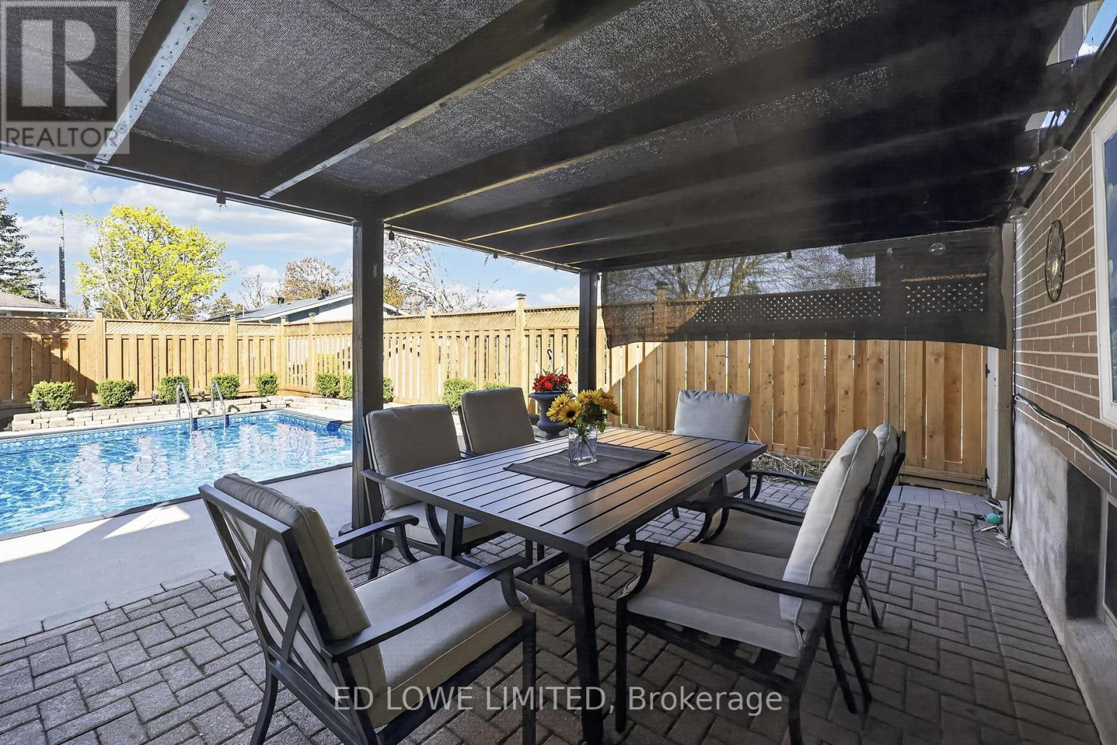 7 HOWARD CRESCENT - Image 42