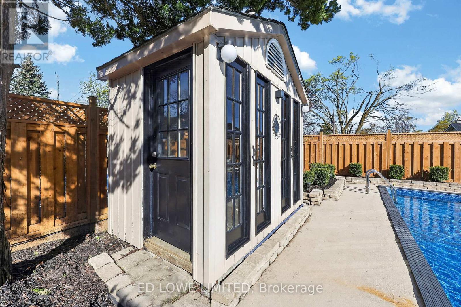 7 HOWARD CRESCENT - Image 49
