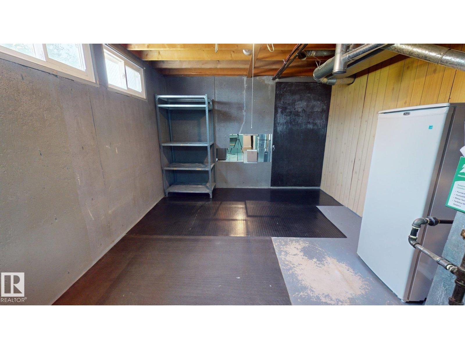 10661 152 ST NW - 21
