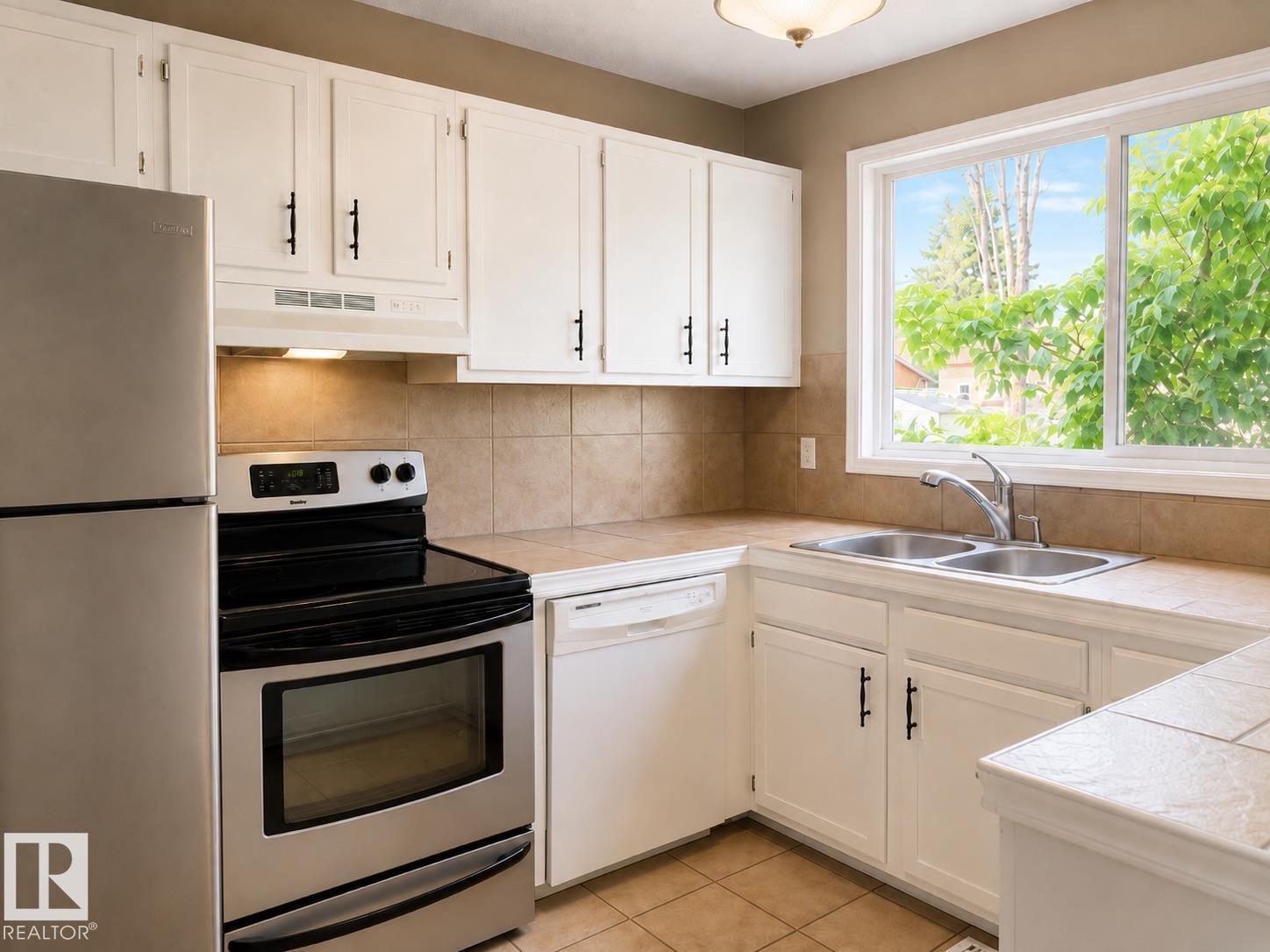 229 19 ST - Image 5