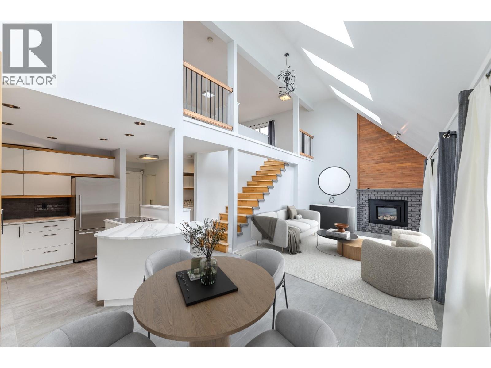 #201 335 Churchill Avenue - 1