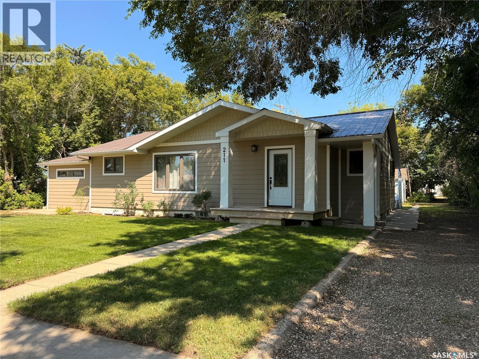 211 Pangman STREET - 39