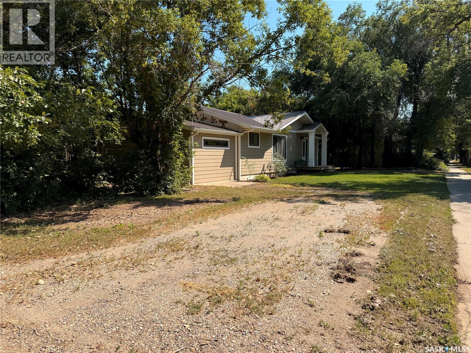 211 Pangman STREET - 41