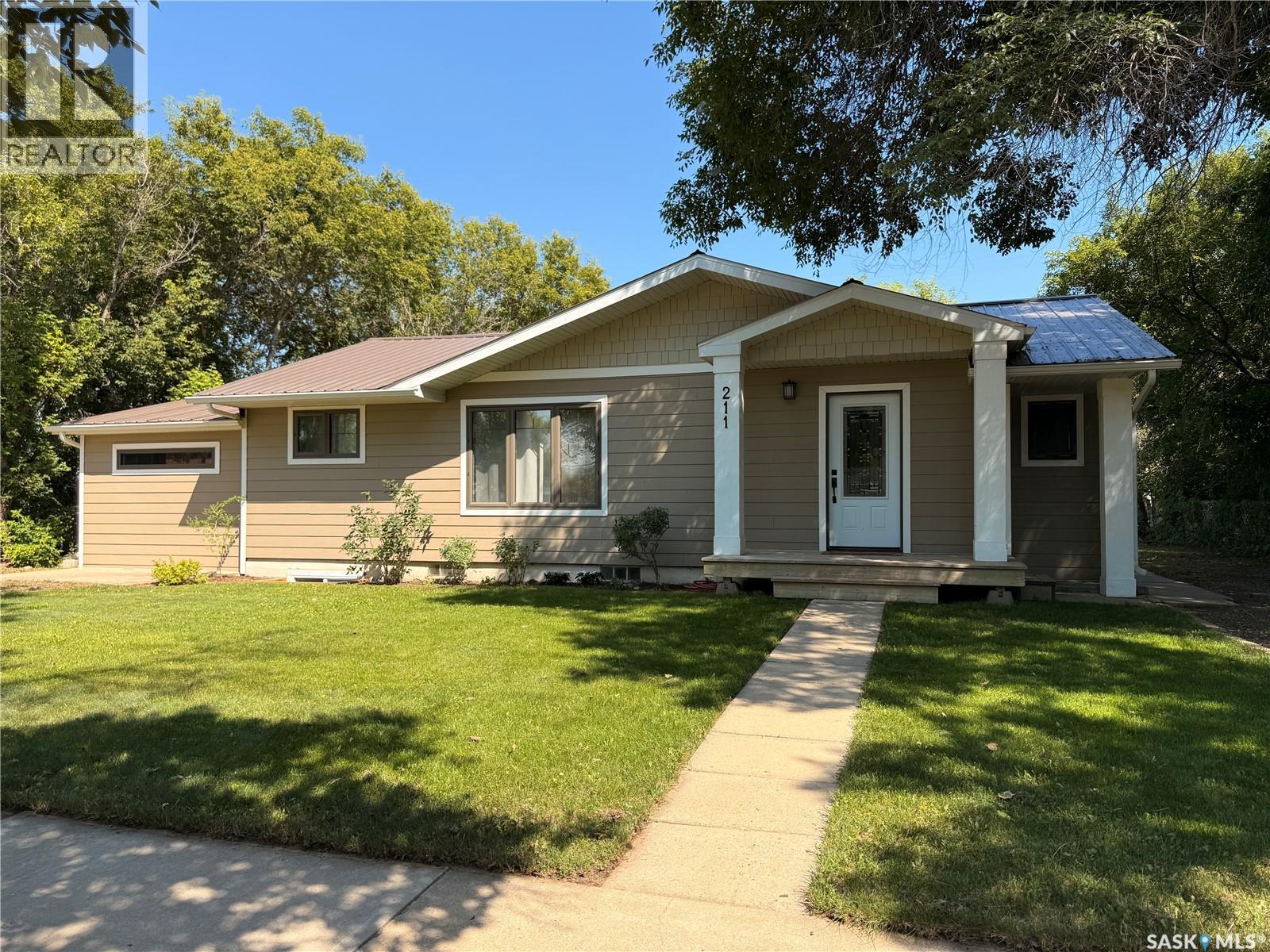 211 Pangman STREET - 1