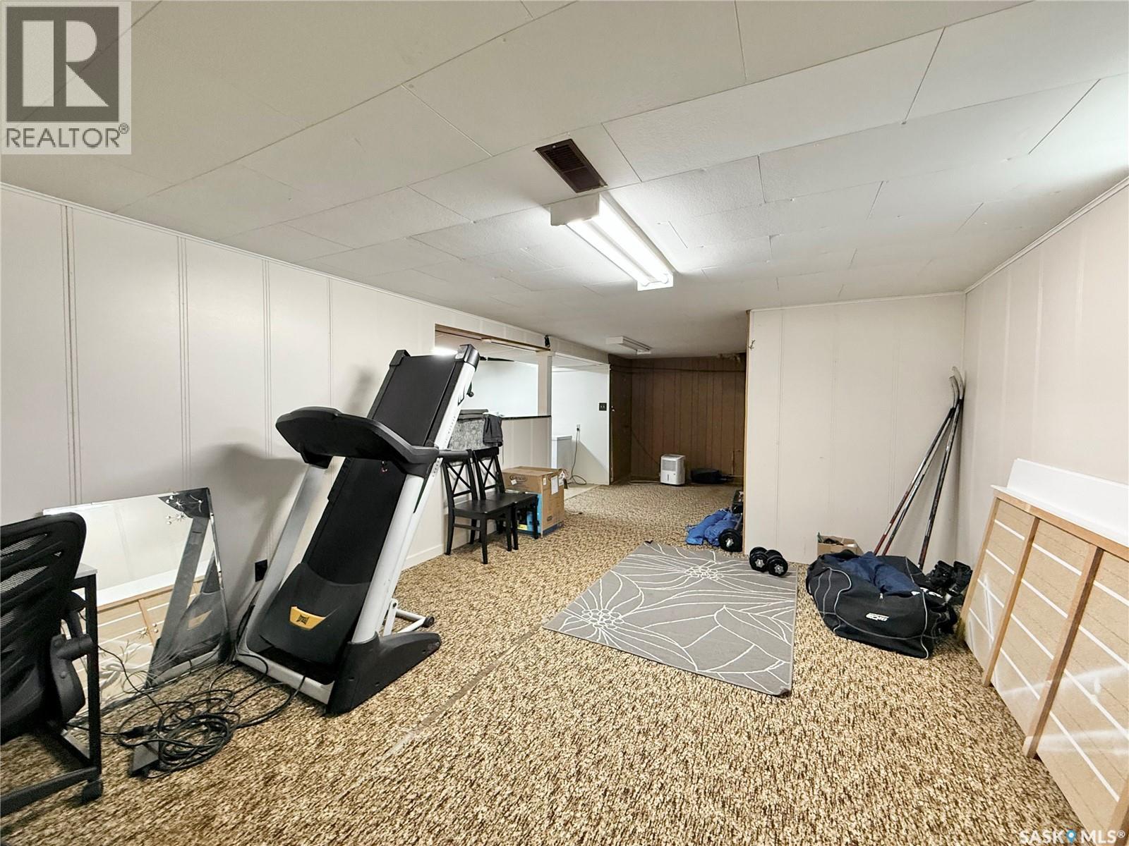 211 Pangman STREET - 26