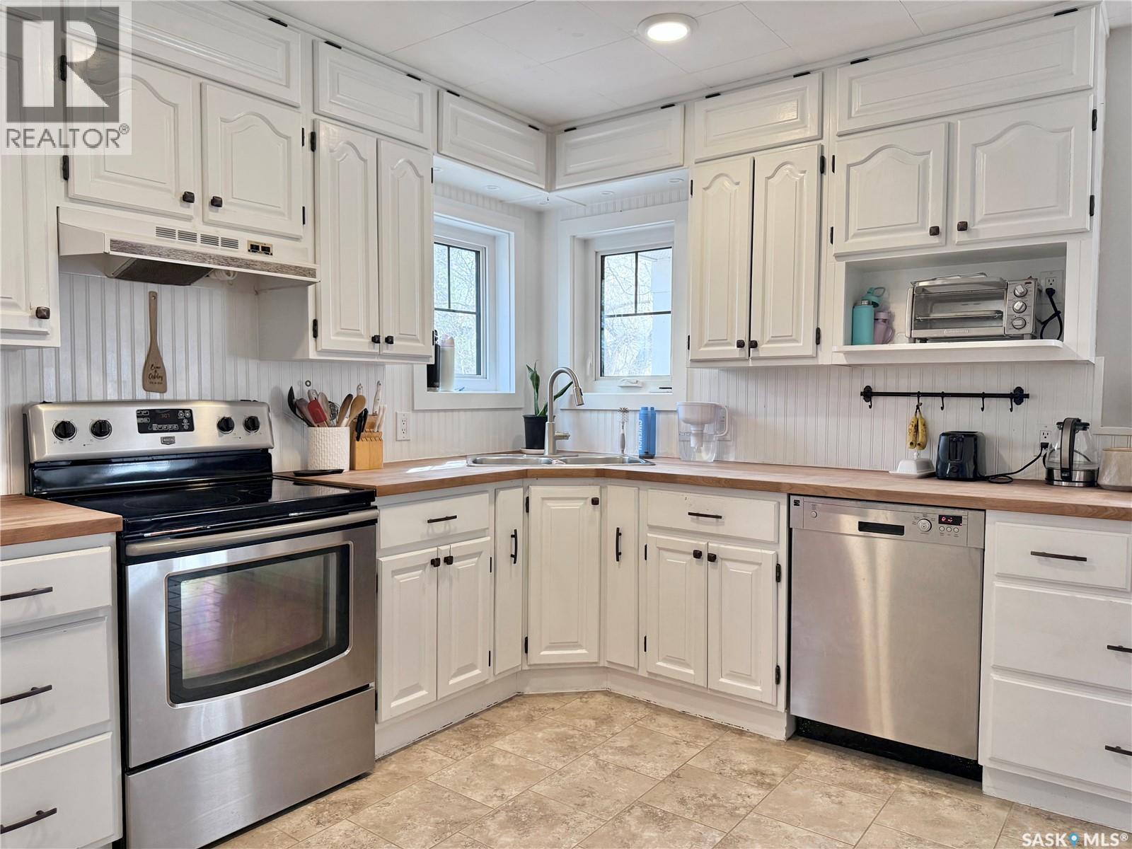 211 Pangman STREET - 9
