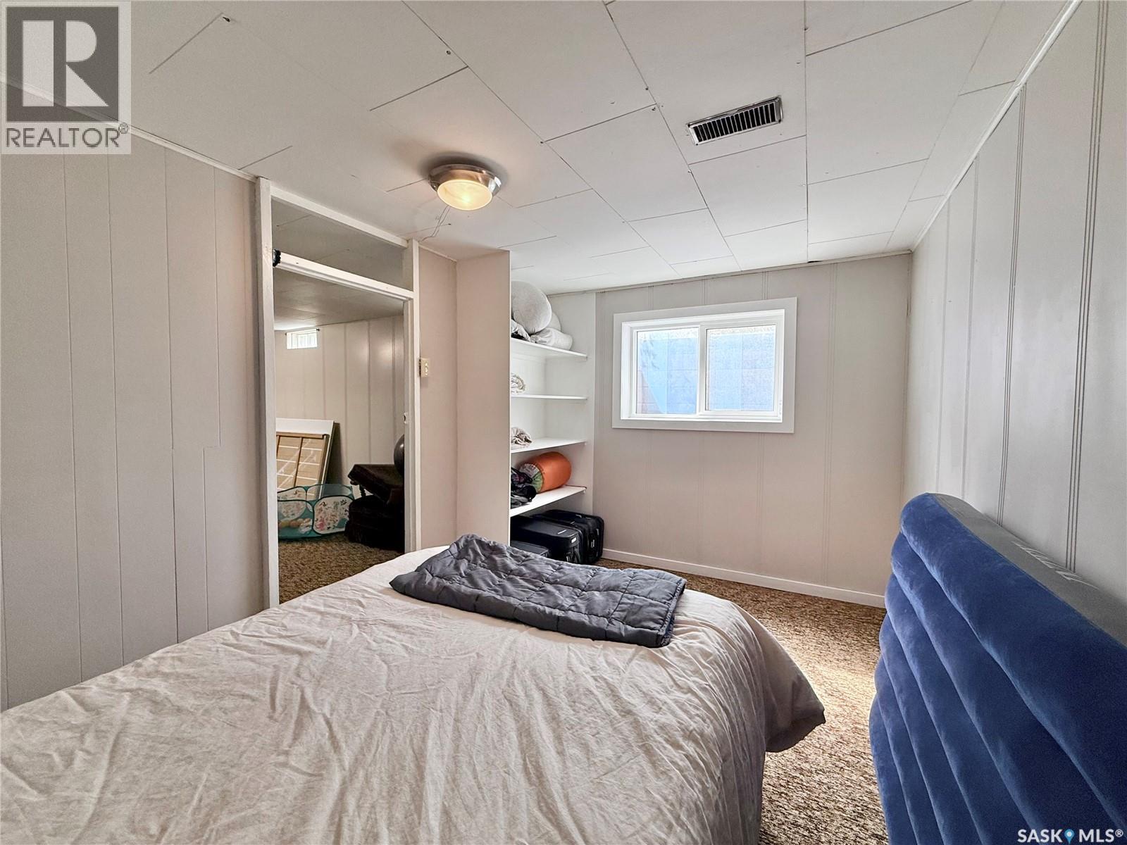 211 Pangman STREET - 29