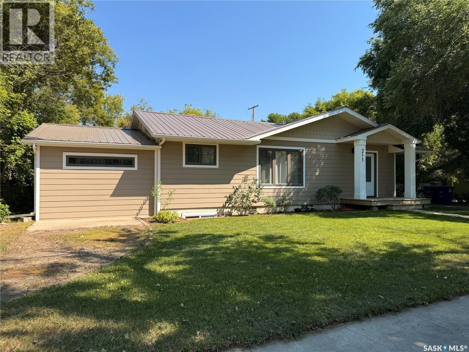 211 Pangman STREET - 40