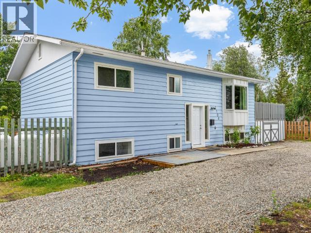 1104 HEMLOCK STREET